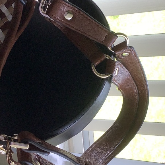 Thais Calvin Klein bag is in perfect condition inside and out - Picture 3 of 4